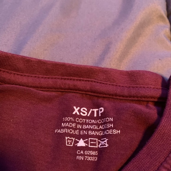 burgundy short top - Picture 2 of 3